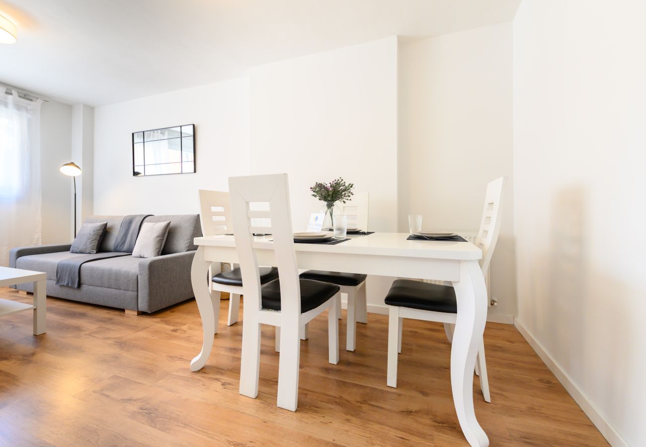 Apartamento en Madrid - M (SAQU312C) Amplio piso de 1 dormitorio en Tetuán