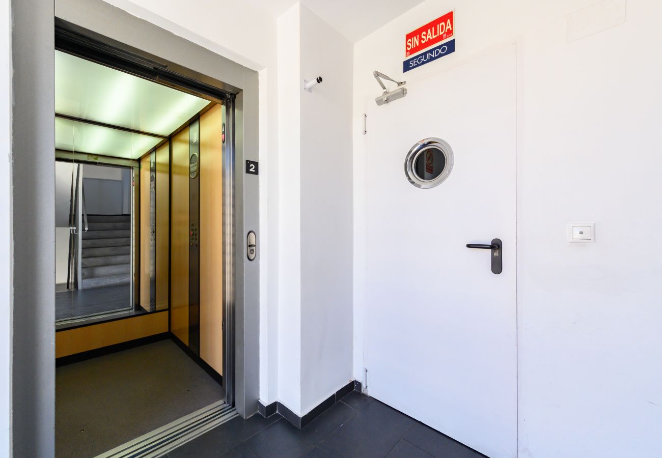 Apartamento en Madrid - M (SAQU312C) Amplio piso de 1 dormitorio en Tetuán
