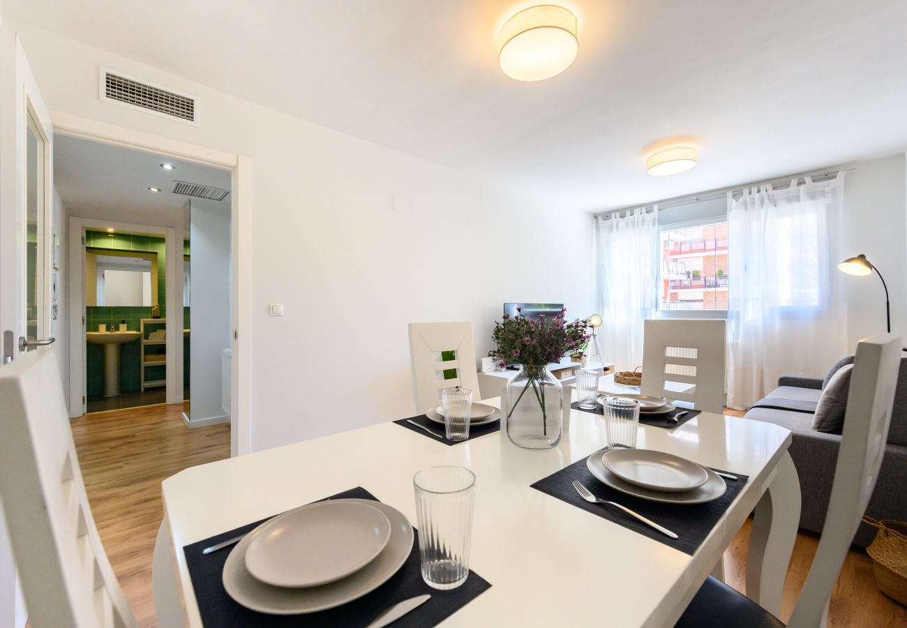 Apartamento en Madrid - M (SAQU312C) Amplio piso de 1 dormitorio en Tetuán