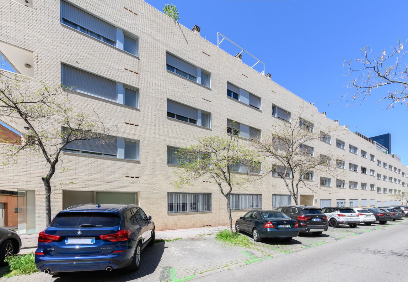Apartamento en Madrid - M (SAQU312C) Amplio piso de 1 dormitorio en Tetuán