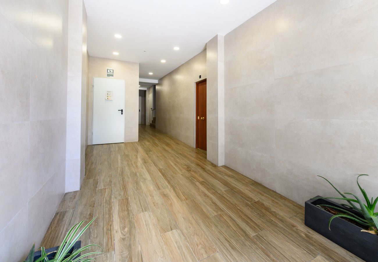 Apartamento en Madrid - M (SGE680F) Piso 1 dormitorio con terraza en Tetuá