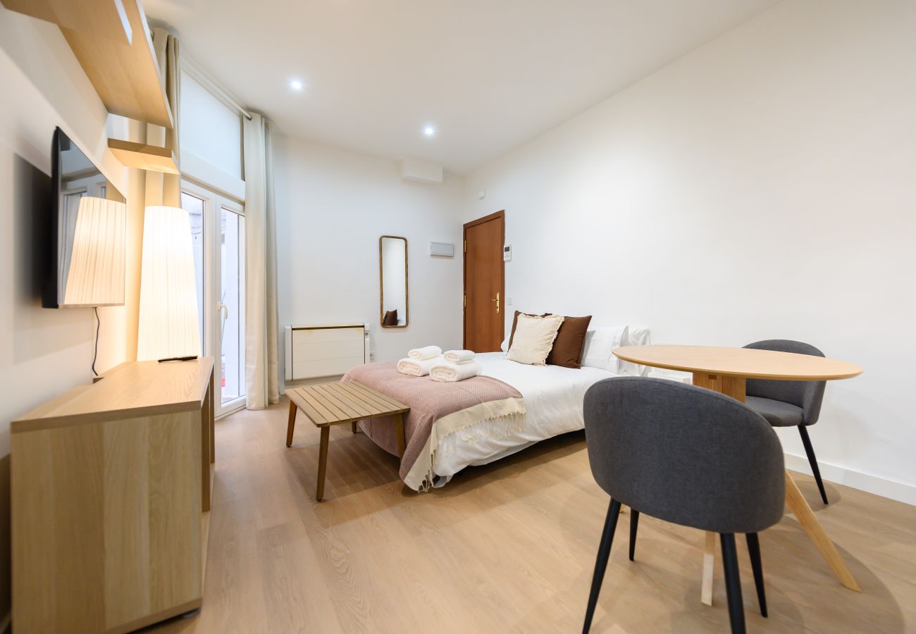 Apartamento en Madrid - M (SGE680F) Piso 1 dormitorio con terraza en Tetuá