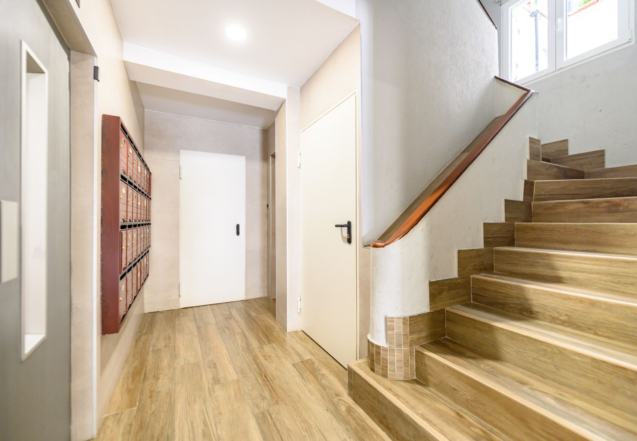 Apartamento en Madrid - M (SGE680F) Piso 1 dormitorio con terraza en Tetuá