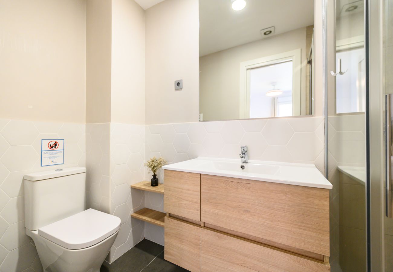 Apartamento en Madrid - M (HMA121B) Amplio Piso 2 dormitorios y 2 baños