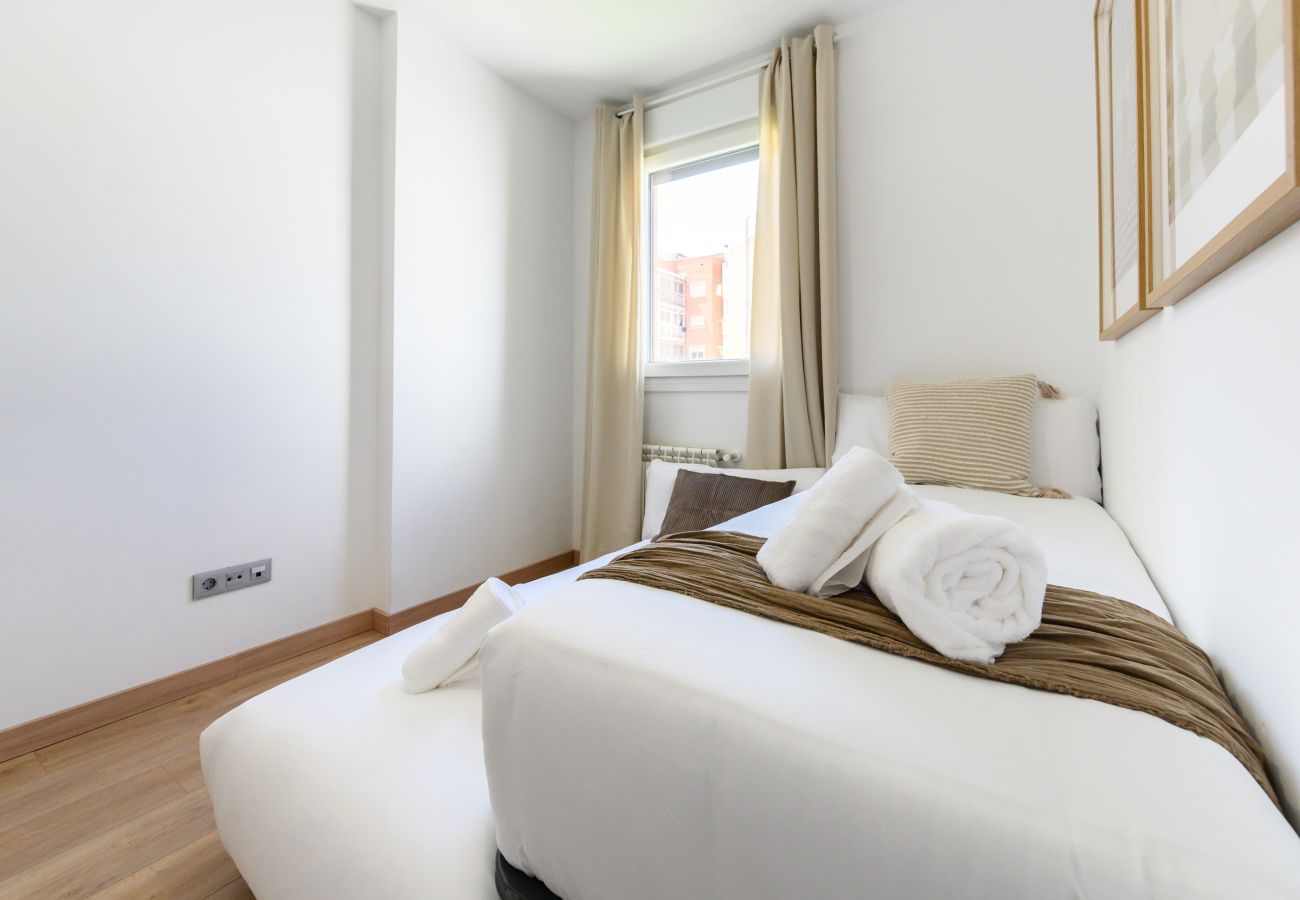 Apartamento en Madrid - M (HMA121B) Amplio Piso 2 dormitorios y 2 baños