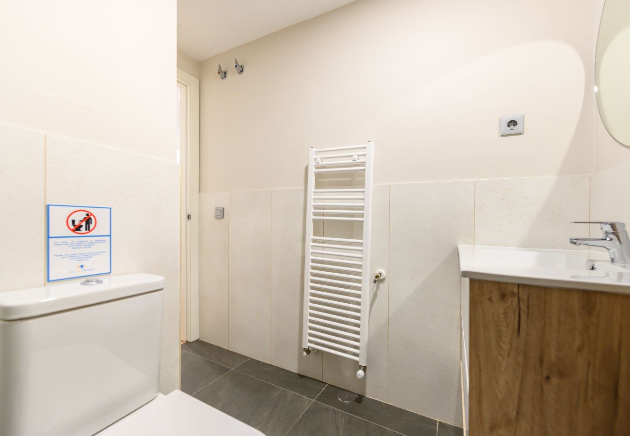 Apartamento en Madrid - M (HMA121B) Amplio Piso 2 dormitorios y 2 baños
