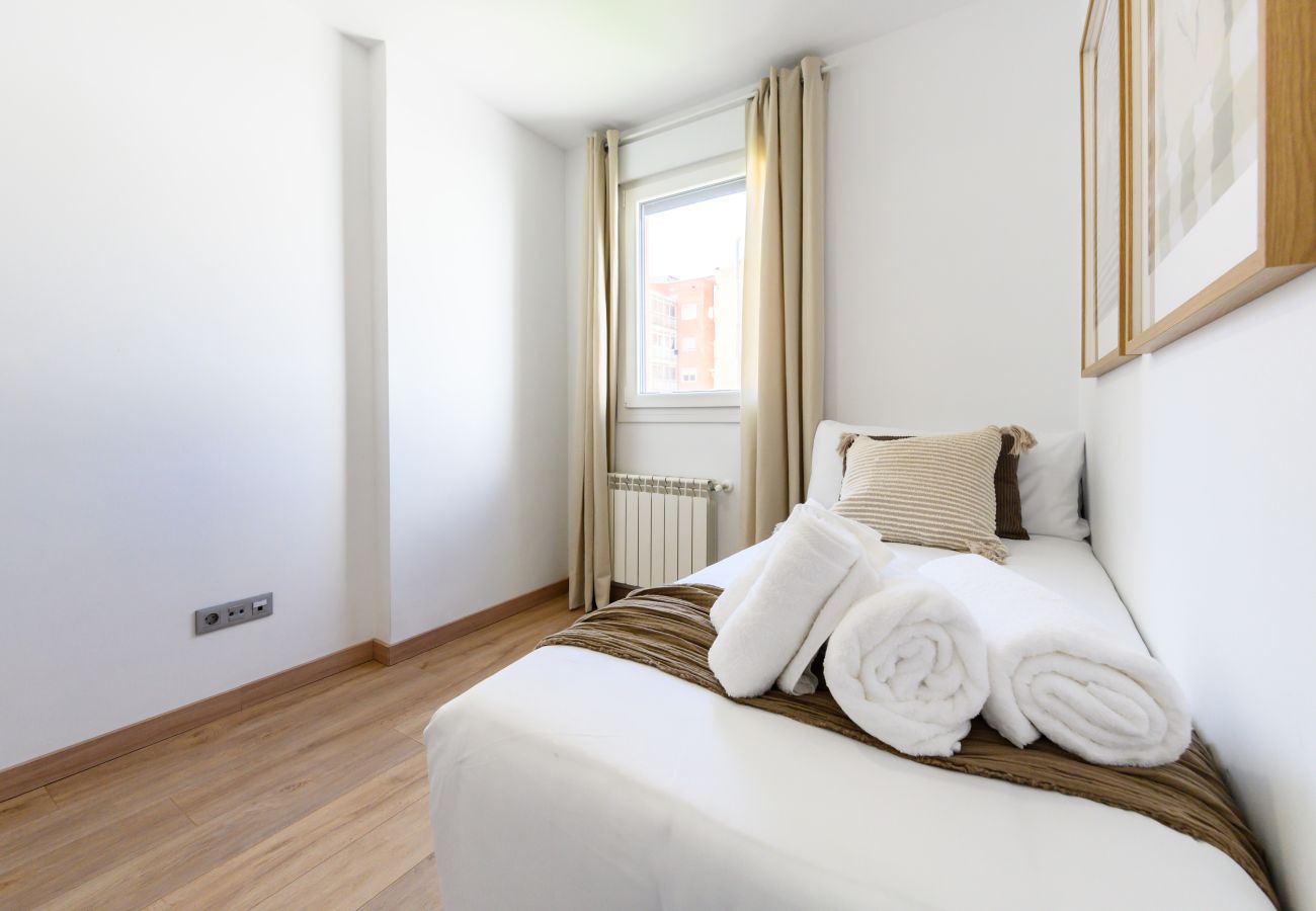 Apartamento en Madrid - M (HMA121B) Amplio Piso 2 dormitorios y 2 baños