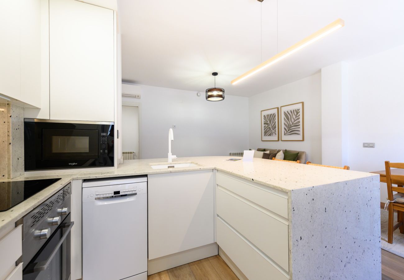 Apartamento en Madrid - M (HMA121B) Amplio Piso 2 dormitorios y 2 baños