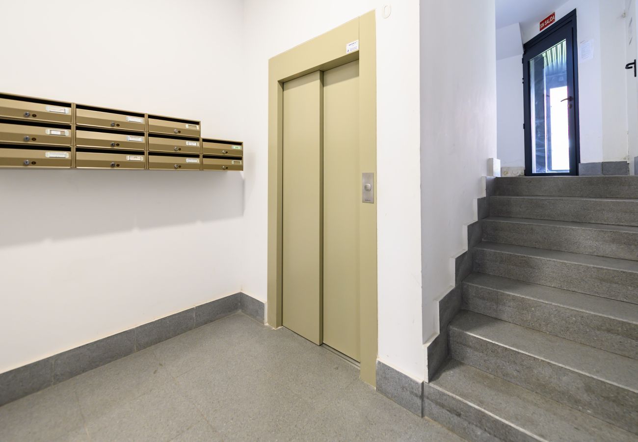 Apartamento en Madrid - M (HMA121B) Amplio Piso 2 dormitorios y 2 baños