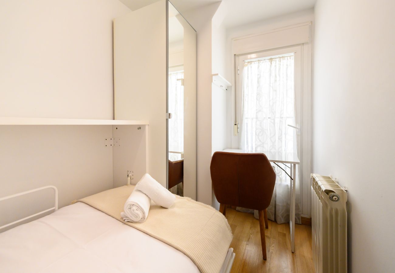 Apartamento en Madrid - M (PRA10) Piso 2 dormitorios y 2 baños, Centro de