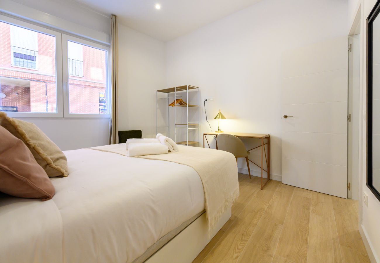 Apartamento en Madrid - M (SDB1L4) Piso 1 dormitorio en Tetuán, Madrid