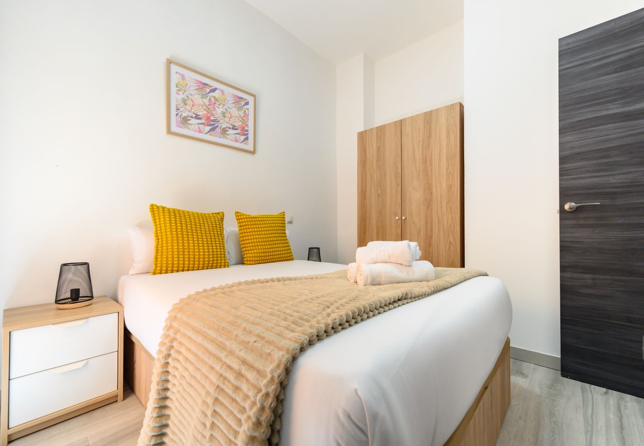 Apartamento en Madrid - M (CAÑ220A) Piso de 2 dormitorios en Tetuán