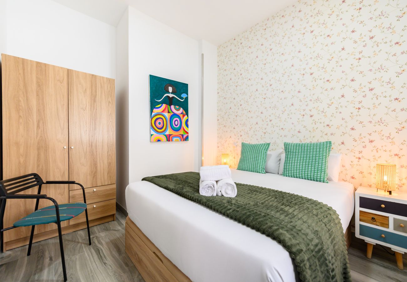 Apartamento en Madrid - M (CAÑ220A) Piso de 2 dormitorios en Tetuán