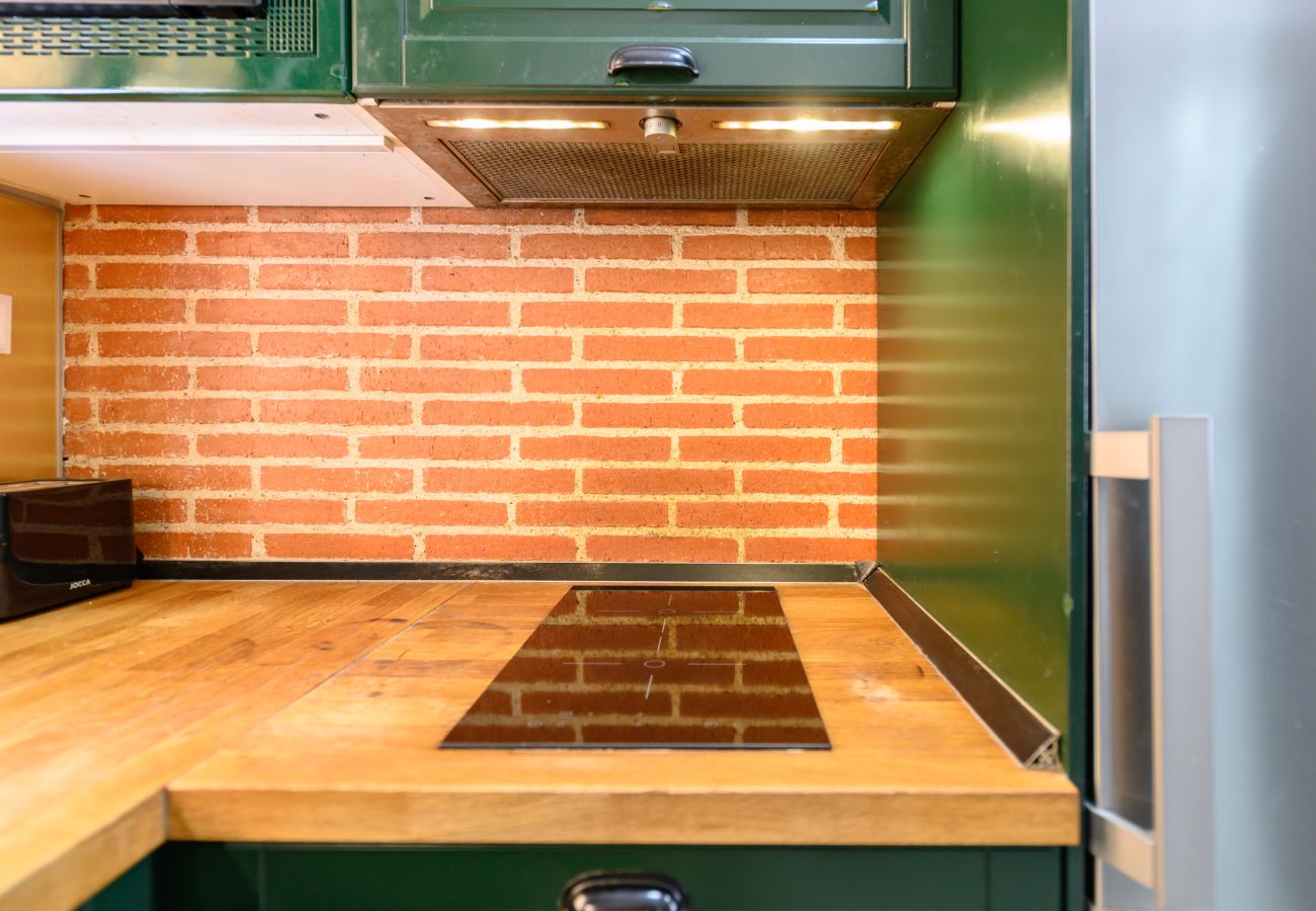 Apartamento en Madrid - M (CAÑ220A) Piso de 2 dormitorios en Tetuán