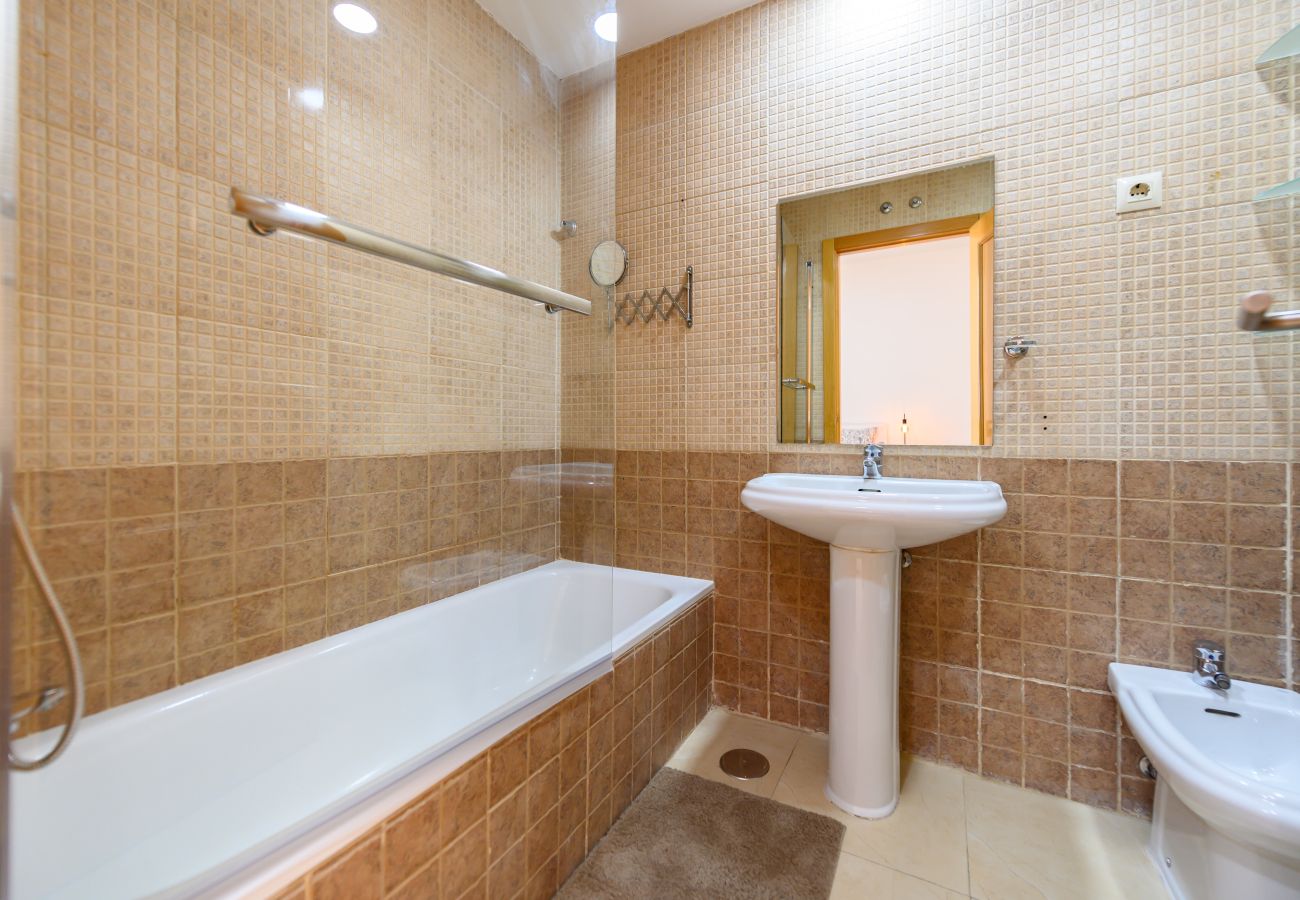 Apartamento en Madrid - M (DIN132F) Piso de 2 dormitorios y 3 baños en el