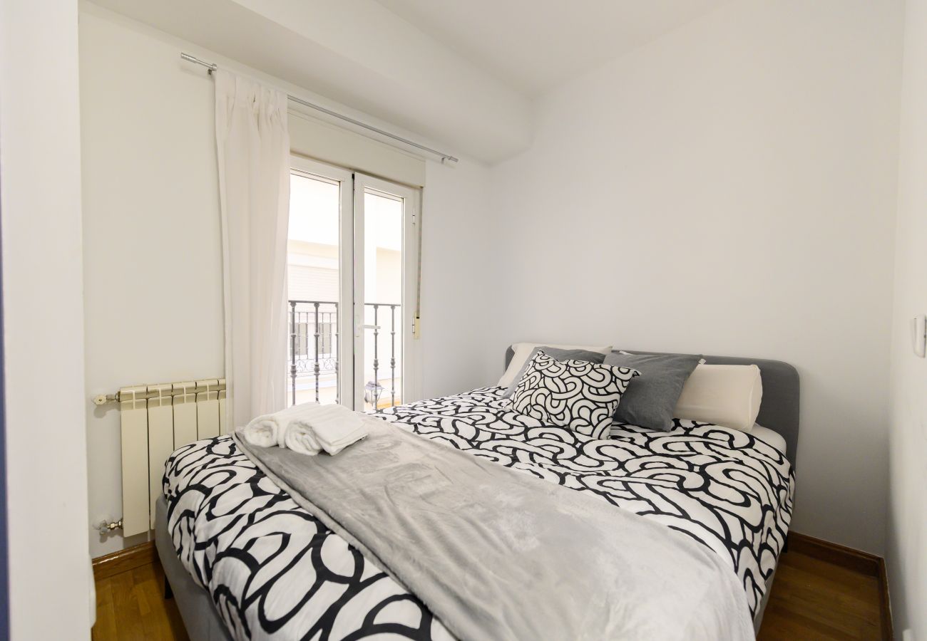 Apartamento en Madrid - M (PRA100C) Piso 2 dormitorios y 2 baños en el cen