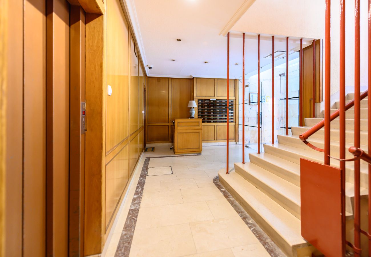 Apartamento en Madrid - M (COL164B) Acogedor piso de 2 dormitorios en Cham
