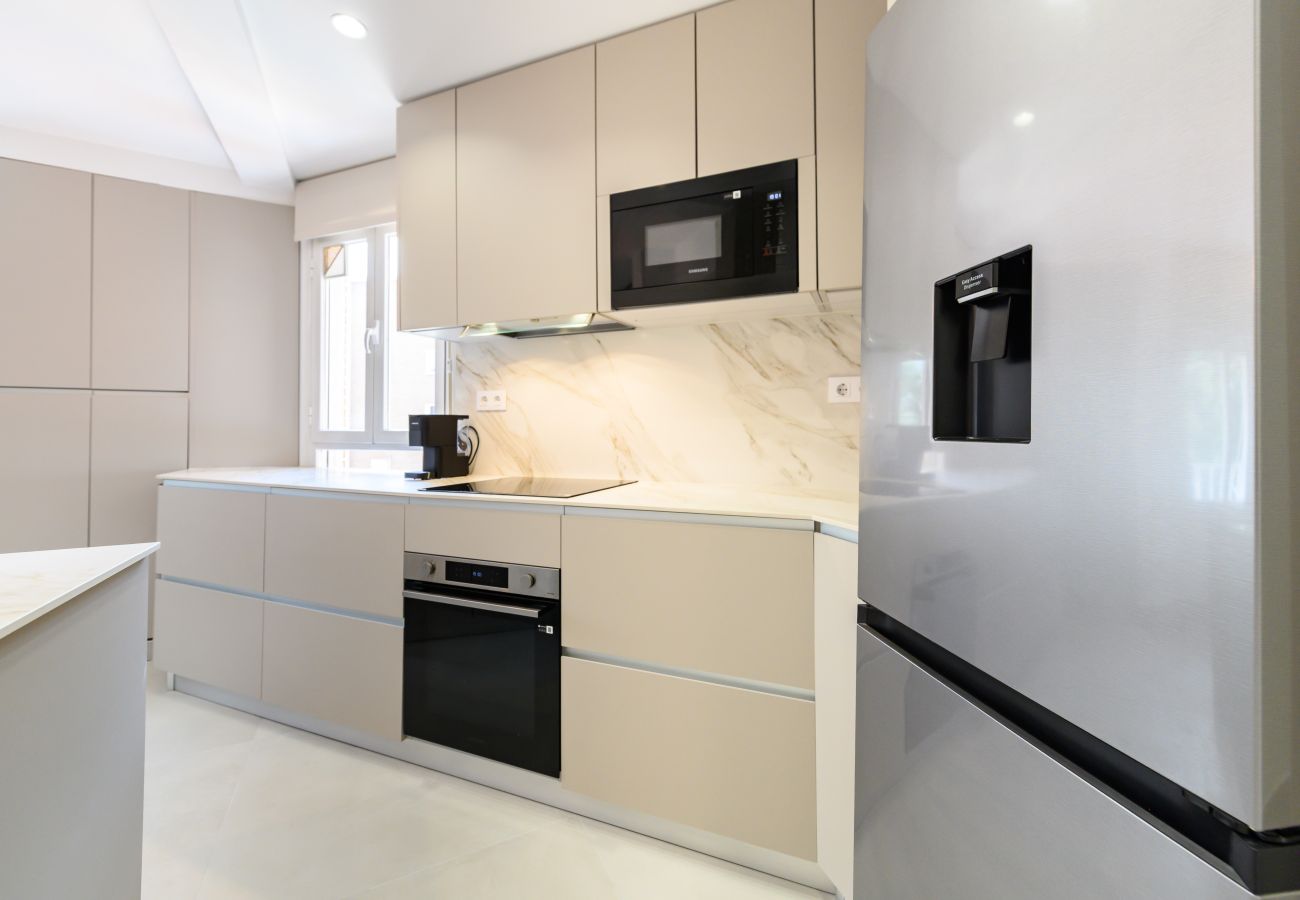 Apartamento en Madrid - M (COL164B) Acogedor piso de 2 dormitorios en Cham