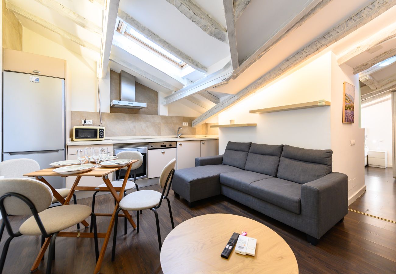 Apartamento en Madrid - M (FER3452) Ático de 1 dormitorio en Moncloa