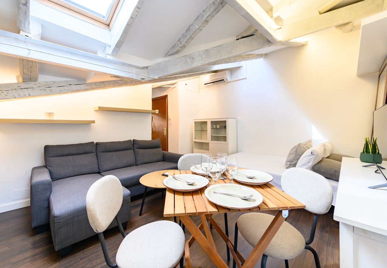 Apartamento en Madrid - M (FER3452) Ático de 1 dormitorio en Moncloa