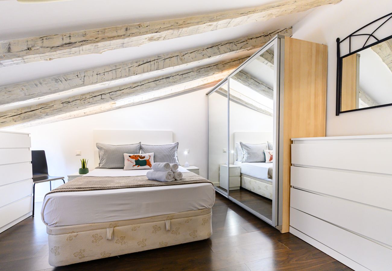 Apartamento en Madrid - M (FER3452) Ático de 1 dormitorio en Moncloa