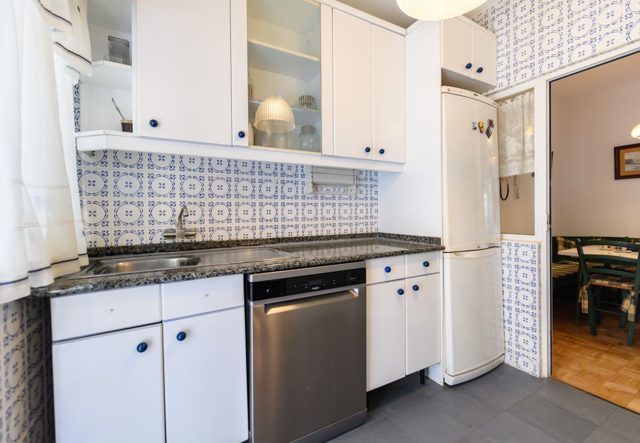 Apartamento en Madrid - M (PIR312ºD) Piso 5 dormitorios, 2 baños en Moncl
