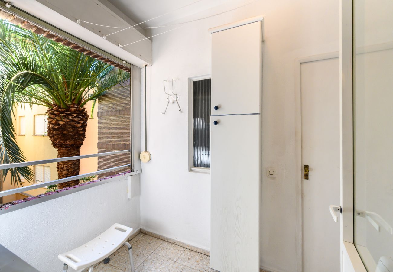 Apartamento en Madrid - M (PIR312ºD) Piso 5 dormitorios, 2 baños en Moncl