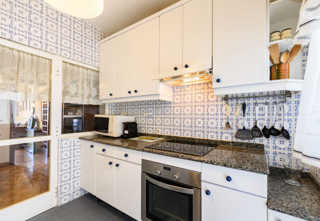 Apartamento en Madrid - M (PIR312ºD) Piso 5 dormitorios, 2 baños en Moncl