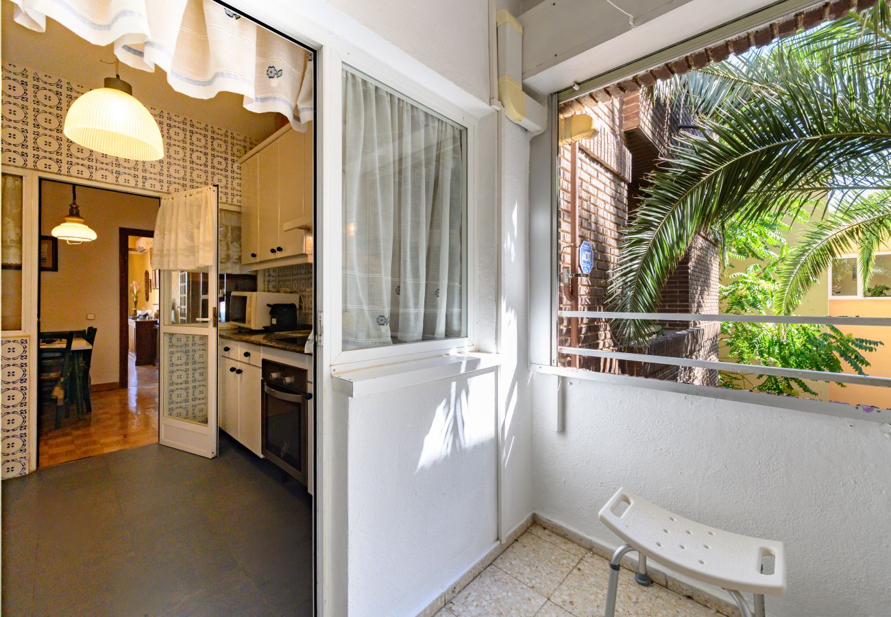 Apartamento en Madrid - M (PIR312ºD) Piso 5 dormitorios, 2 baños en Moncl