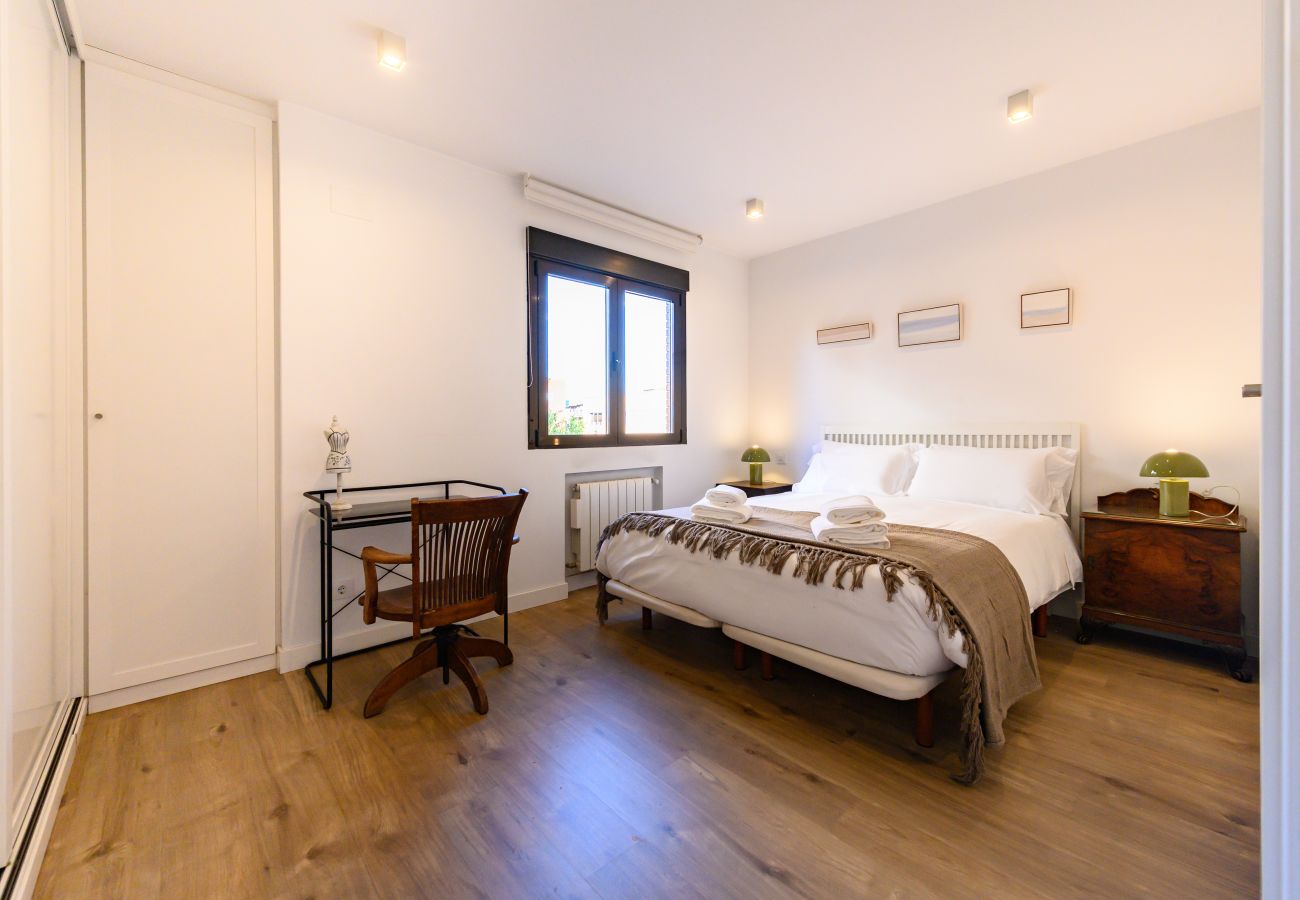 Apartamento en Madrid - M (ASO941B) Piso 3 dormitorios y 2 baños en Ciudad