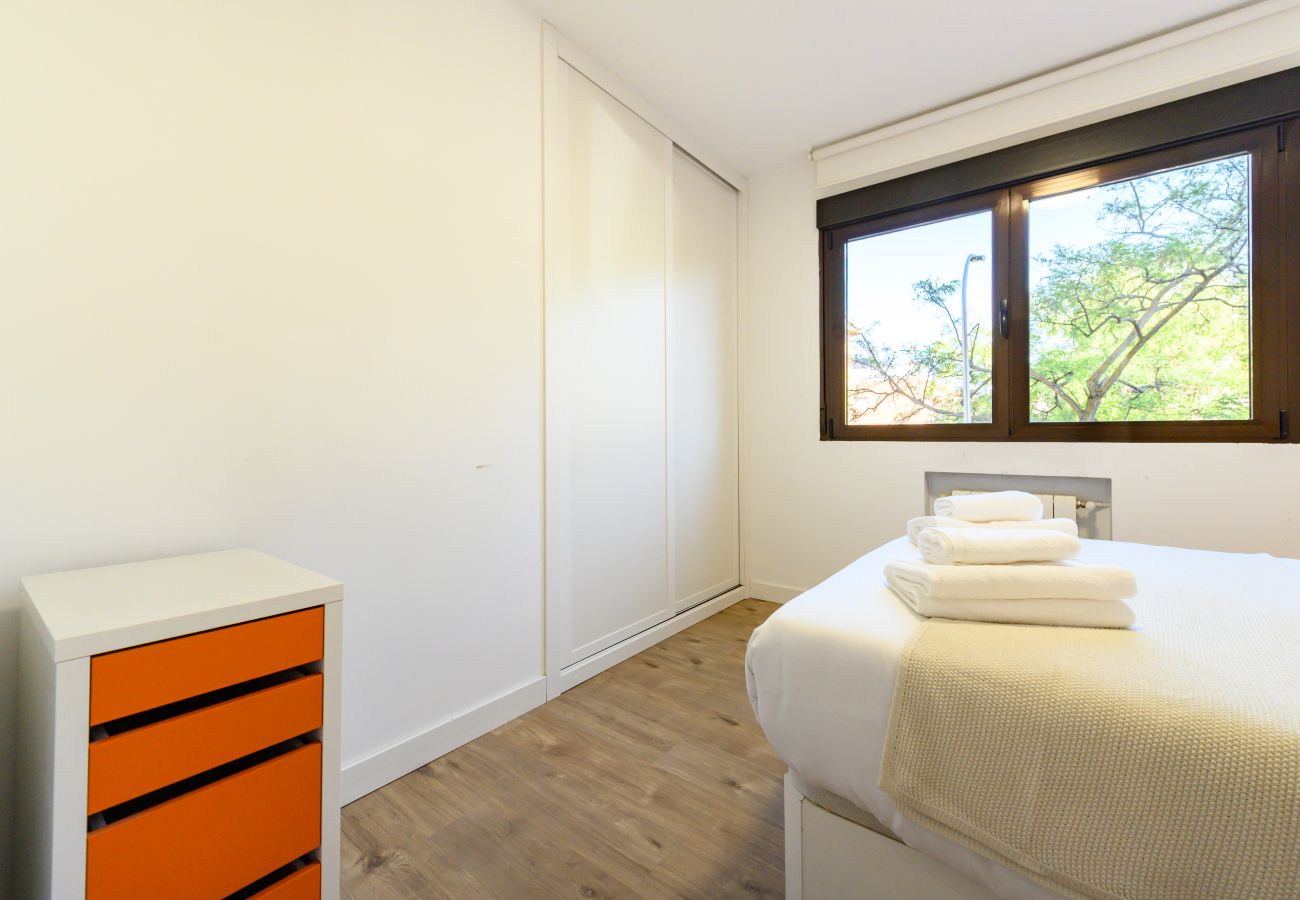 Apartamento en Madrid - M (ASO941B) Piso 3 dormitorios y 2 baños en Ciudad