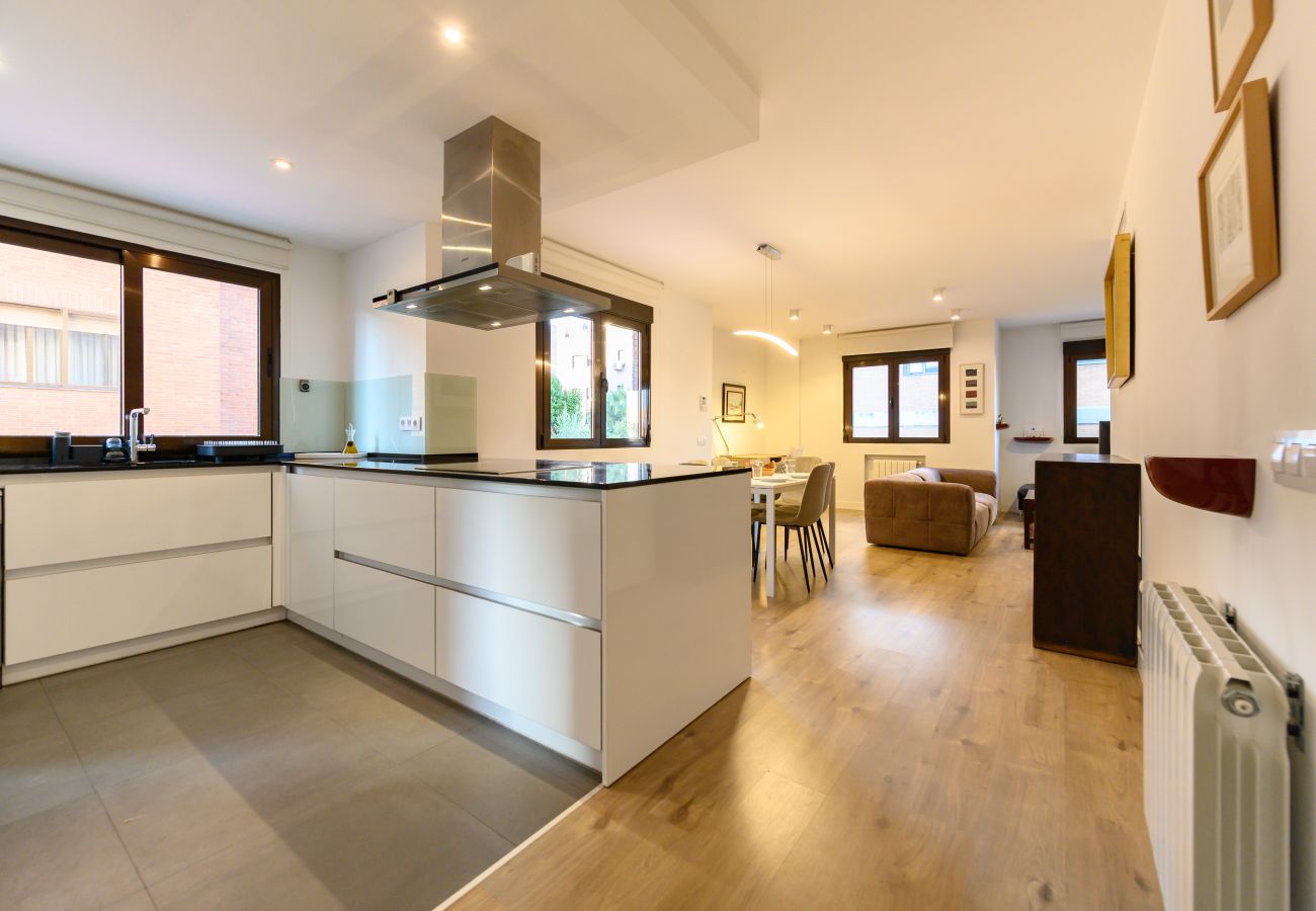 Apartamento en Madrid - M (ASO941B) Piso 3 dormitorios y 2 baños en Ciudad