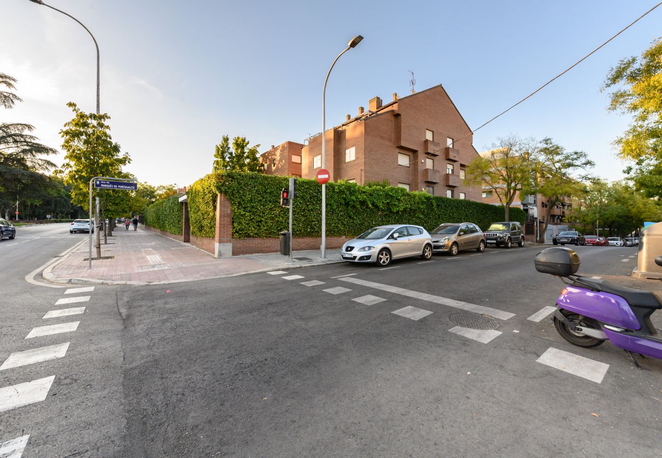 Apartamento en Madrid - M (ASO941B) Piso 3 dormitorios y 2 baños en Ciudad