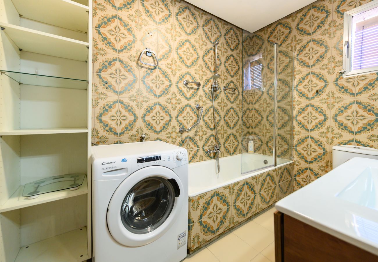 Apartamento en Madrid - M (NSDV1012) Piso de 4 dormitorios en Fuencarral-E
