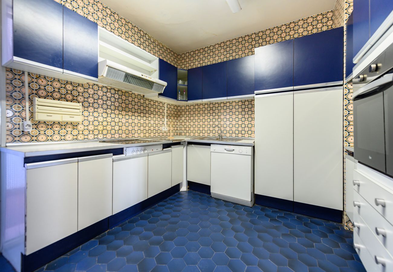 Apartamento en Madrid - M (NSDV1012) Piso de 4 dormitorios en Fuencarral-E