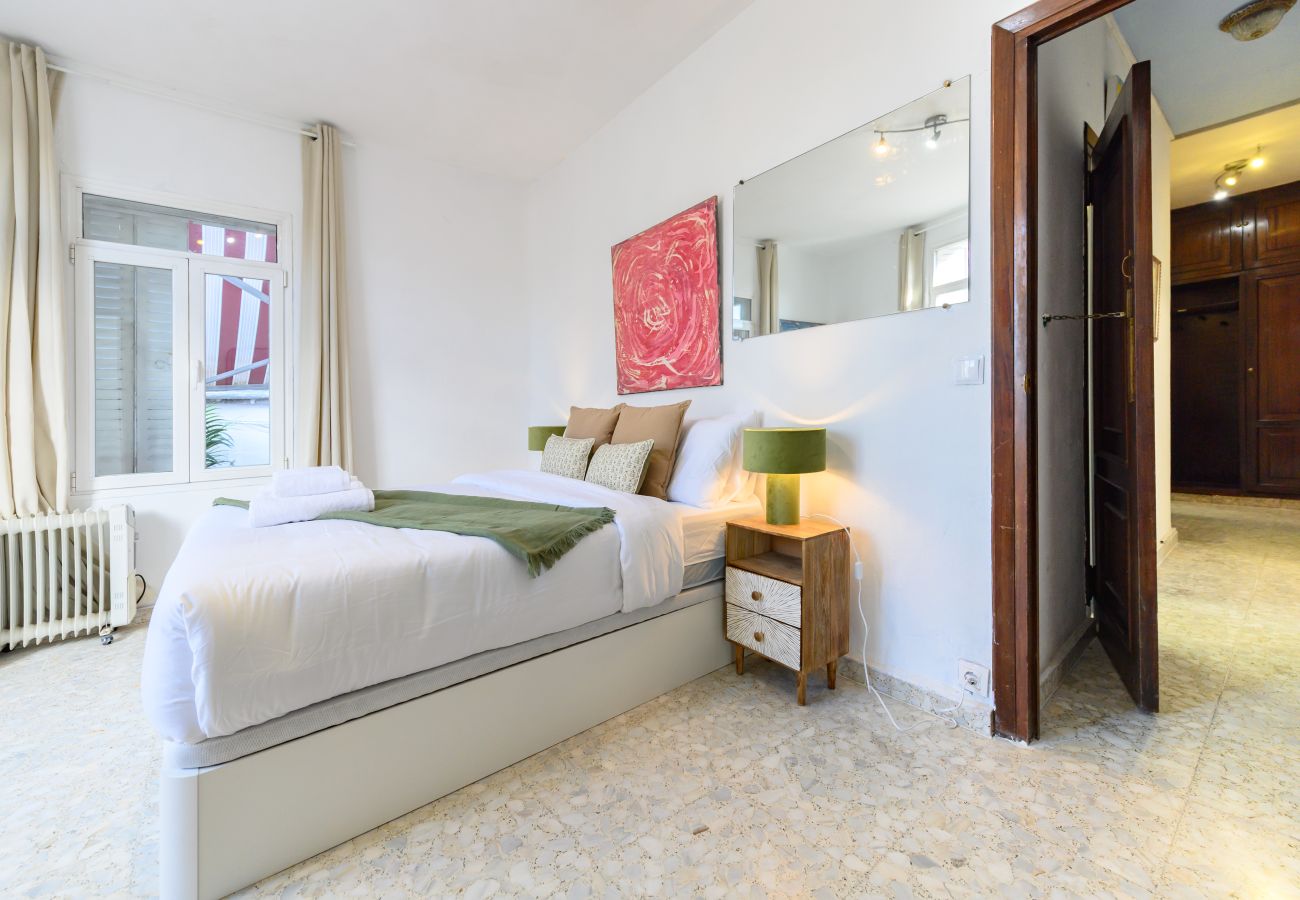 Apartamento en Madrid - M (NSDV1012) Piso de 4 dormitorios en Fuencarral-E