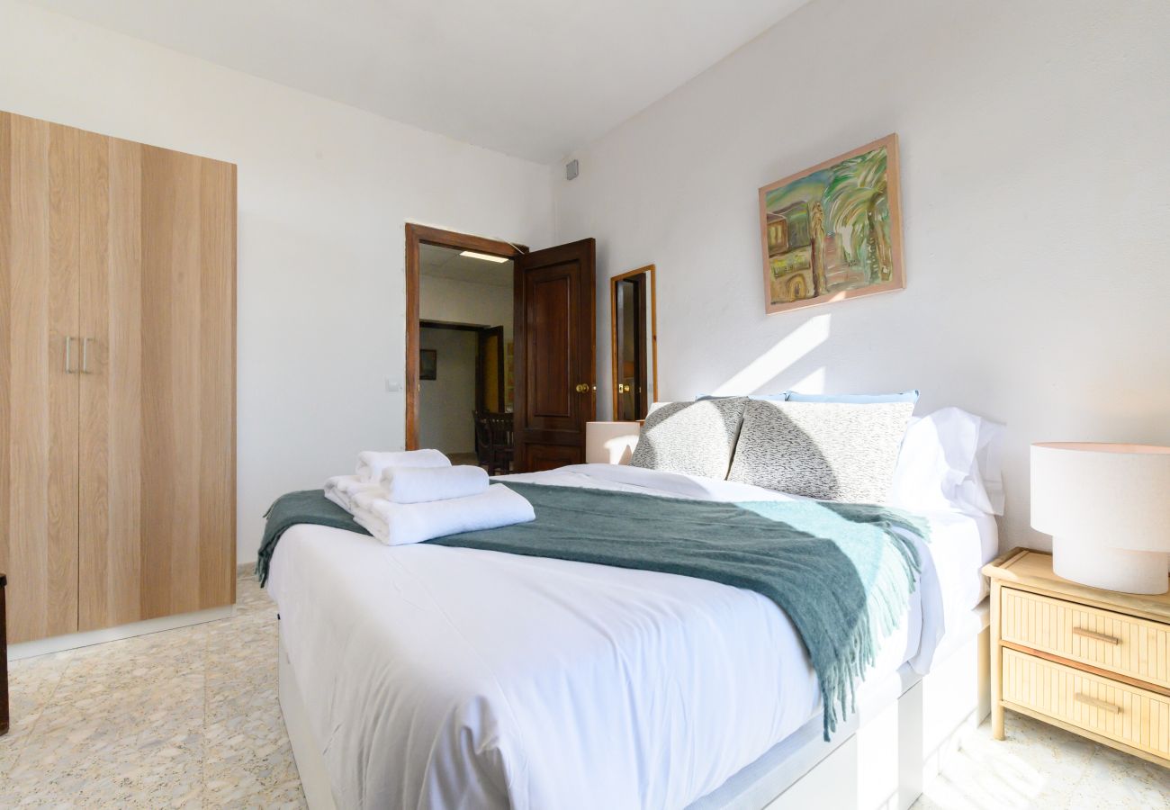 Apartamento en Madrid - M (NSDV1012) Piso de 4 dormitorios en Fuencarral-E