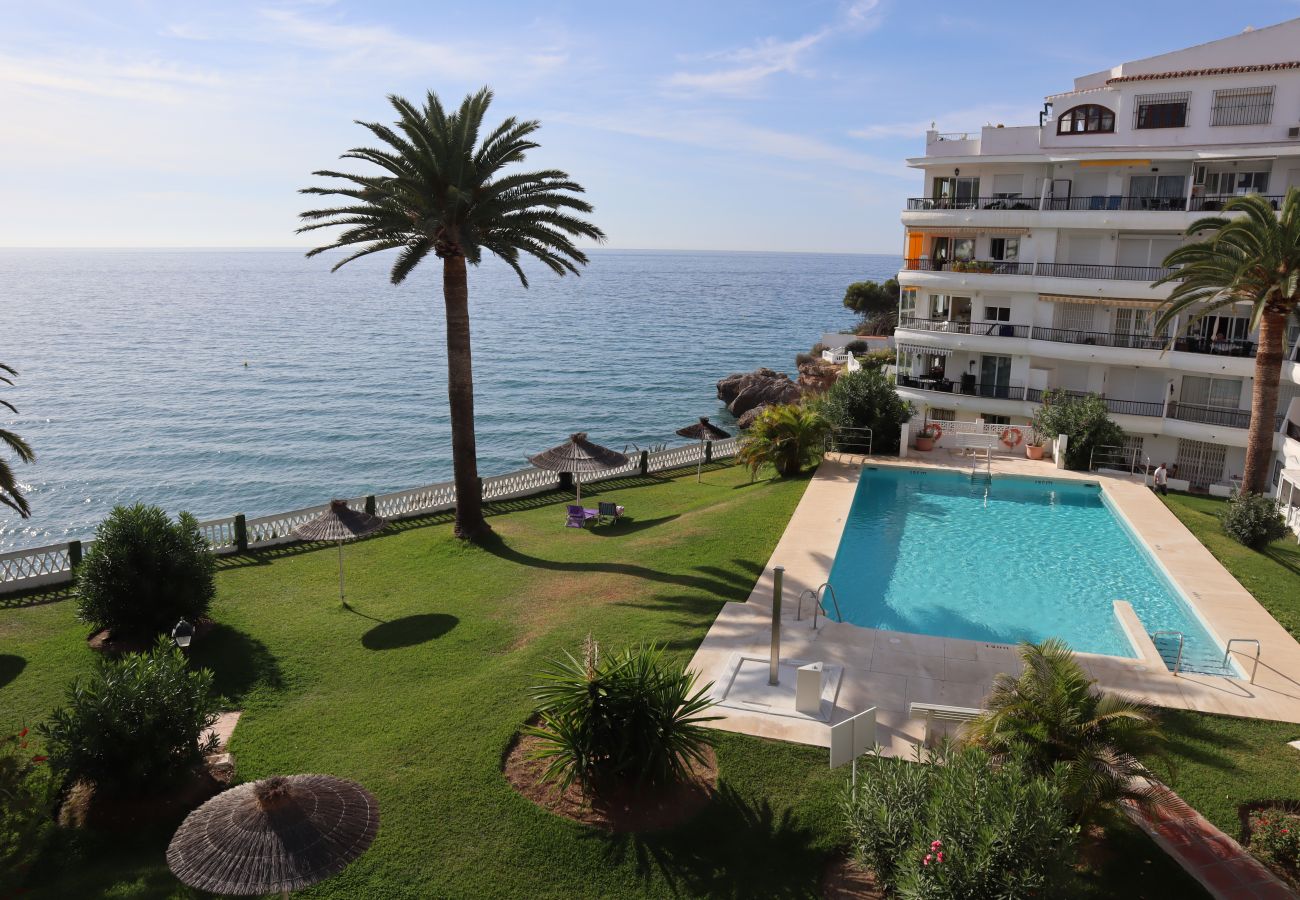 Apartment in Nerja - Apartment for 2 people to 300 m beach
