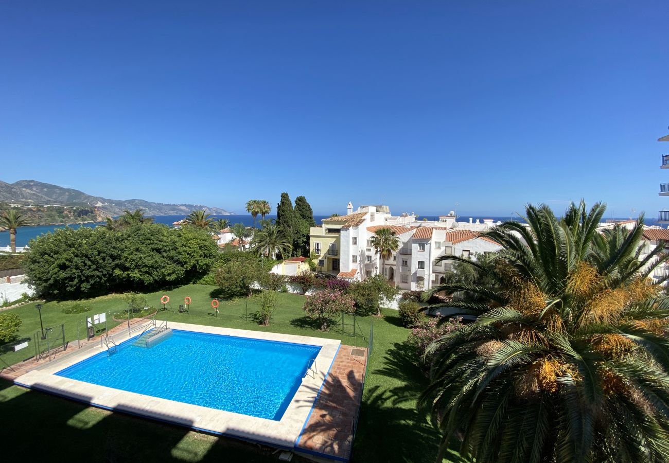 Apartment in Nerja - Apartment with swimming pool to 50 m beach