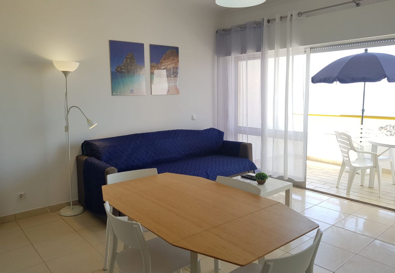 Apartment in Quarteira - Apartment with parking to 7 m beach