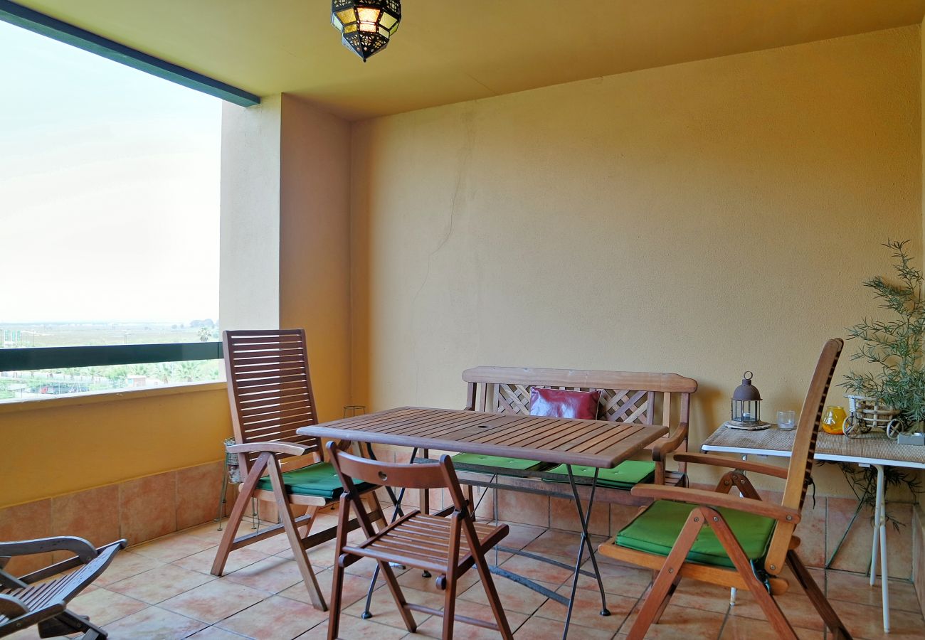 Apartment in Isla Canela - Apartment with swimming pool to 100 m beach