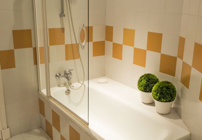 Apartment in Madrid - M (DLM73) Downtown Madrid centro Cibeles Apartment in Madrid - M (DLM73) Downtown Madrid centro Cibeles