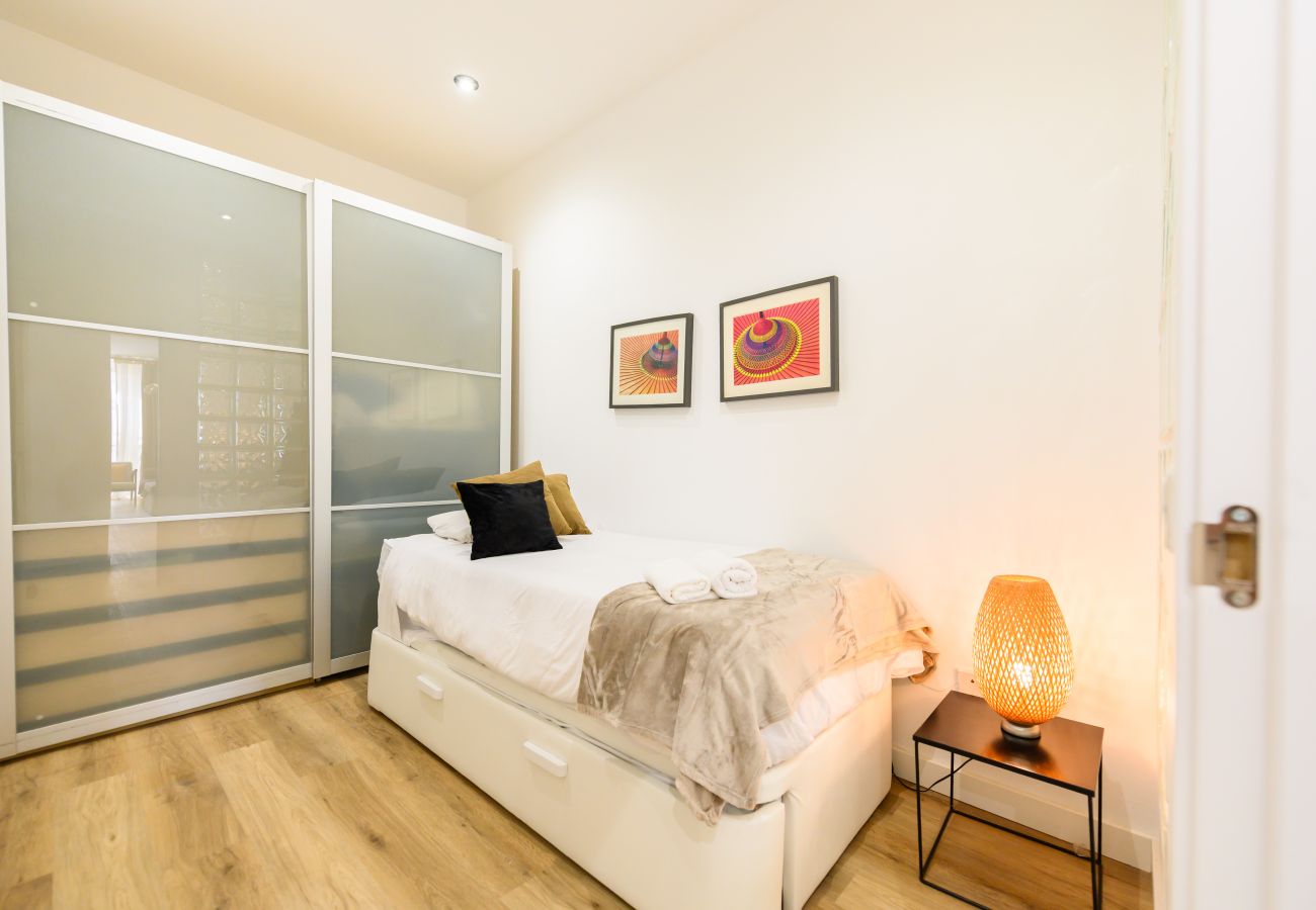 Apartment in Madrid - M (DLM73) Downtown Madrid centro Cibeles