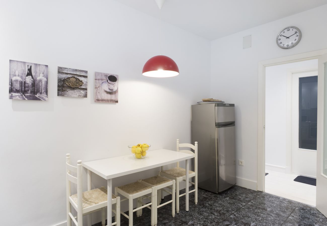 Apartment in San Sebastián - Apartment of 2 bedrooms to 150 m beach