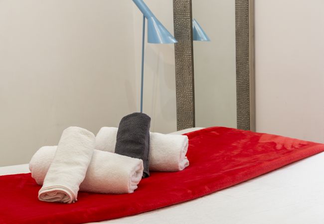 Apartment in Madrid - M (PRE103C) Apto. de diseño Puerta del Sol 9 Apartment in Madrid - M (PRE103C) Apto. de diseño Puerta del Sol 9