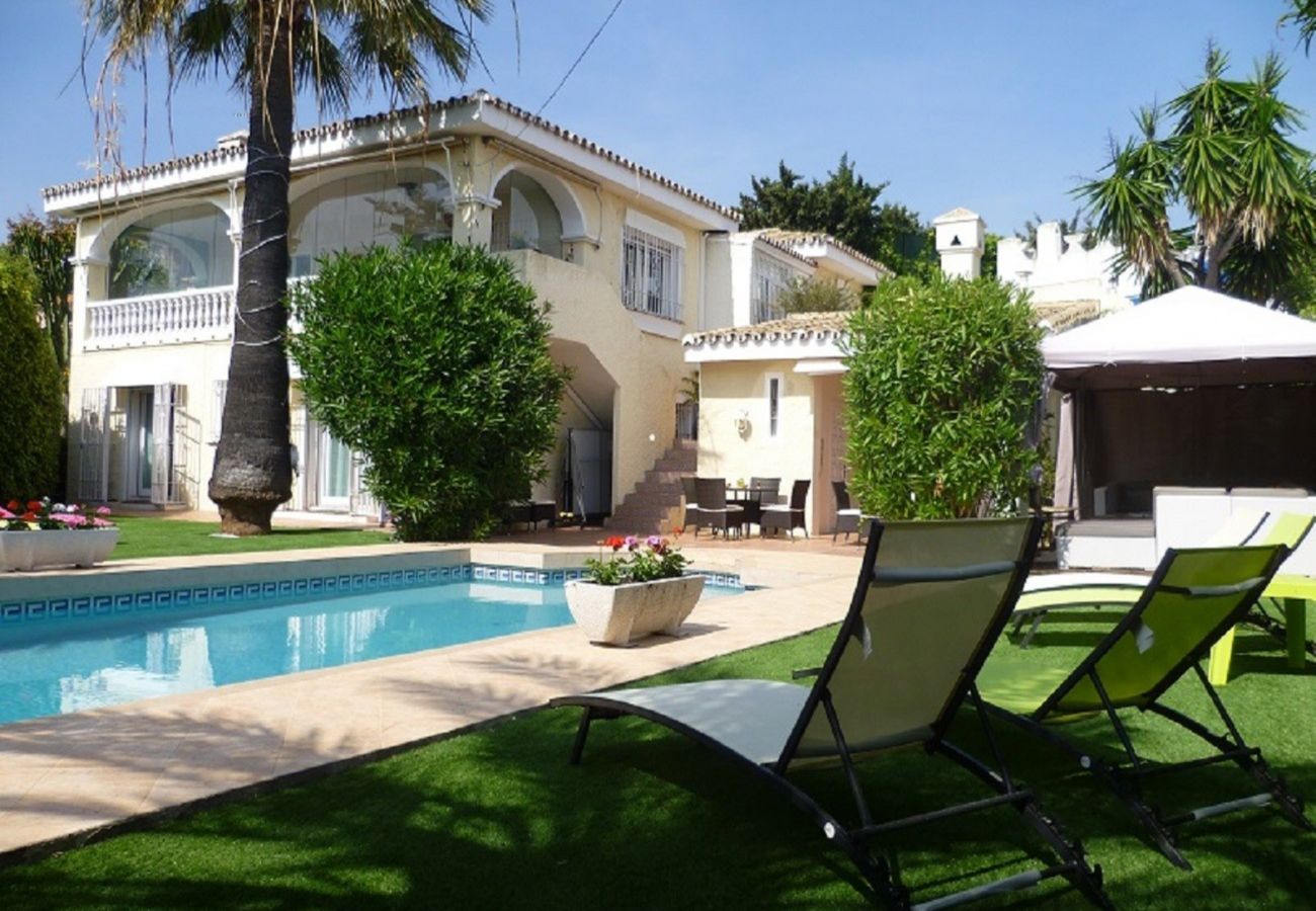 Villa in Marbella - Villa for 11 people to 2 km beach