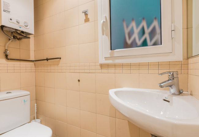 Apartment in Barcelona - PARLAMENT, renovated, modern and cute flat for rent next to Mercado San Antonio Apartment in Barcelona - PARLAMENT, renovated, modern and cute flat for rent next to Mercado San Antonio