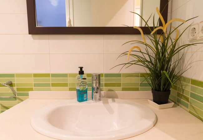 Apartment in Barcelona - PARLAMENT, renovated, modern and cute flat for rent next to Mercado San Antonio Apartment in Barcelona - PARLAMENT, renovated, modern and cute flat for rent next to Mercado San Antonio