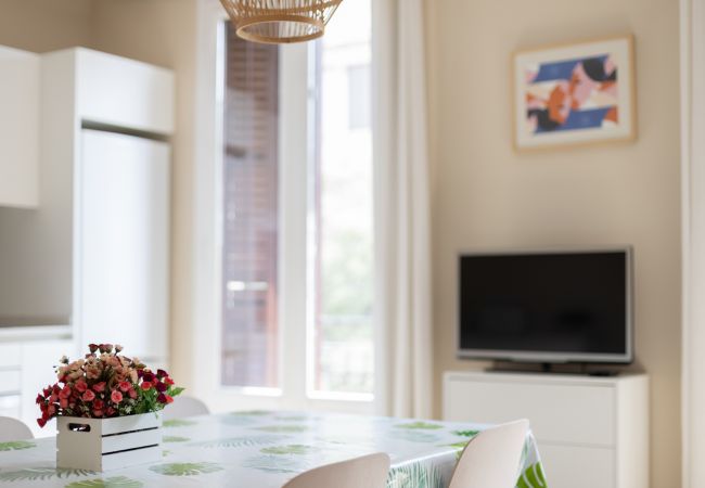 Apartment in Barcelona - CALABRIA, large, comfortable flat ideal for families or groups in Eixample, Barcelona center. Apartment in Barcelona - CALABRIA, large, comfortable flat ideal for families or groups in Eixample, Barcelona center.