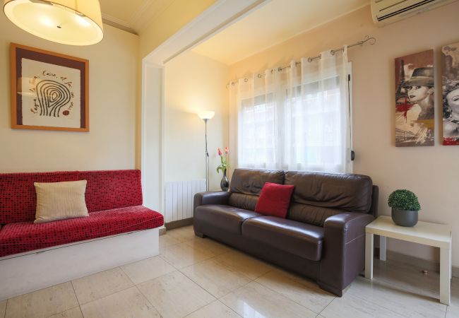 Apartment in Barcelona - MARQUES, renovated, large, modern, 4 bedrooms flat for rent by days in Barcelona center, Eixample, Sant Antoni Apartment in Barcelona - MARQUES, renovated, large, modern, 4 bedrooms flat for rent by days in Barcelona center, Eixample, Sant Antoni